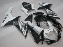 Cargar imagen en el visor de la galería, Black and White Factory Style - GSX-R750 11-24 Fairing Kit