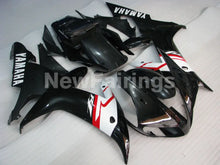 Cargar imagen en el visor de la galería, Black and White Factory Style - YZF-R1 02-03 Fairing Kit