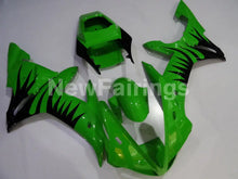 Cargar imagen en el visor de la galería, Green and Black Flame - YZF-R1 02-03 Fairing Kit - Vehicles