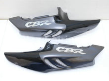 Cargar imagen en el visor de la galería, Grey and Black Factory Style - CBR 900 RR 96-97 Fairing Kit