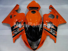 Cargar imagen en el visor de la galería, Orange Black Factory Style - GSX-R600 04-05 Fairing Kit -