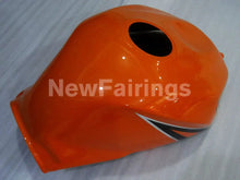 Cargar imagen en el visor de la galería, Orange Black Factory Style - GSX-R600 04-05 Fairing Kit -