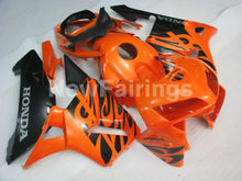 Cargar imagen en el visor de la galería, Orange and Black Fire - CBR600RR 05-06 Fairing Kit -