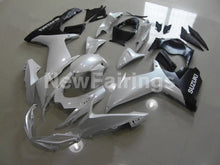 Cargar imagen en el visor de la galería, Pearl White and Matte Black Factory Style - GSX-R750 11-24