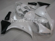 Cargar imagen en el visor de la galería, Pearl White Matte Black decals - YZF-R1 12-14 Fairing Kit