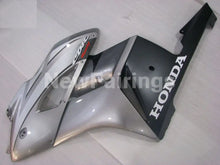 Cargar imagen en el visor de la galería, Silver Grey and Black Factory Style - CBR1000RR 04-05