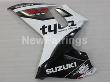 Cargar imagen en el visor de la galería, White and Black Beacon - GSX-R600 11-24 Fairing Kit