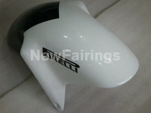 Cargar imagen en el visor de la galería, White and Black Corona - GSX-R600 96-00 Fairing Kit -