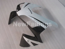 Cargar imagen en el visor de la galería, White and Black Factory Style - CBR600RR 05-06 Fairing Kit -